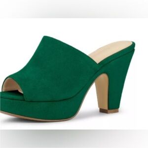 Allegra K NWOB 8.5 Green 4”Platform faux suede Slides sandals